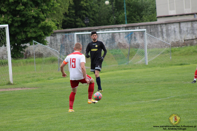 Orzeł wysoko pokonał Moto-Jelcz, w okręgówce derby dla Zamku