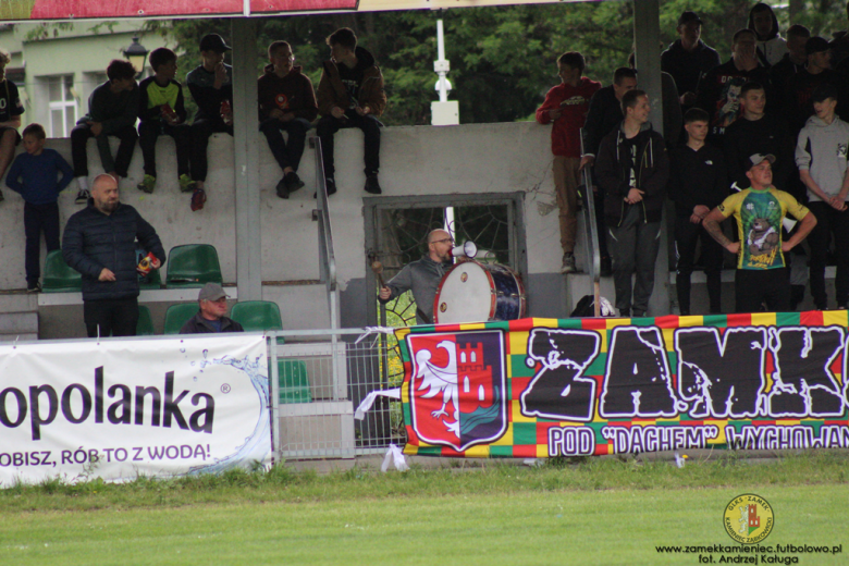 Orzeł wysoko pokonał Moto-Jelcz, w okręgówce derby dla Zamku