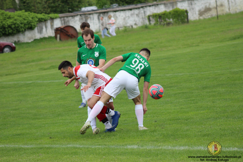 Orzeł wysoko pokonał Moto-Jelcz, w okręgówce derby dla Zamku