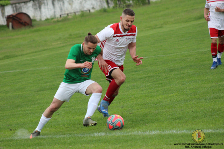 Orzeł wysoko pokonał Moto-Jelcz, w okręgówce derby dla Zamku