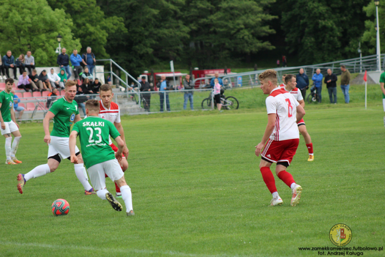 Orzeł wysoko pokonał Moto-Jelcz, w okręgówce derby dla Zamku