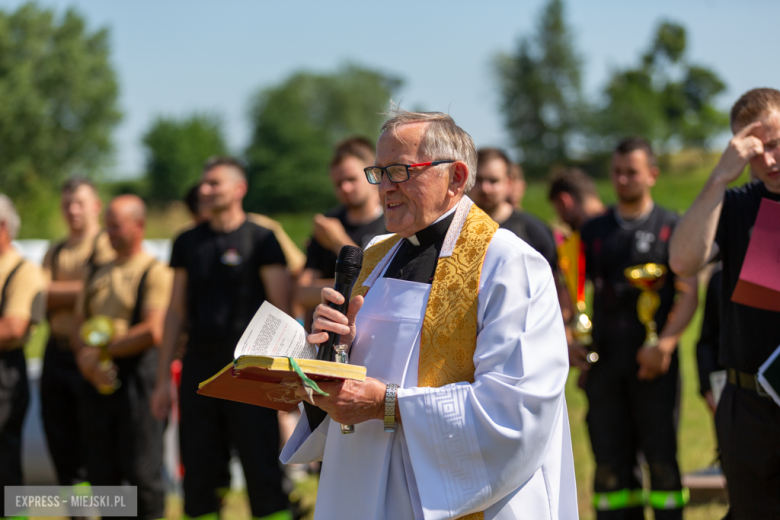 Oficjalne przekazanie pojazdu ratowniczo-gaśniczego dla OSP Lutomierz