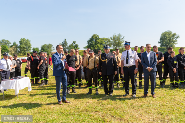 Oficjalne przekazanie pojazdu ratowniczo-gaśniczego dla OSP Lutomierz