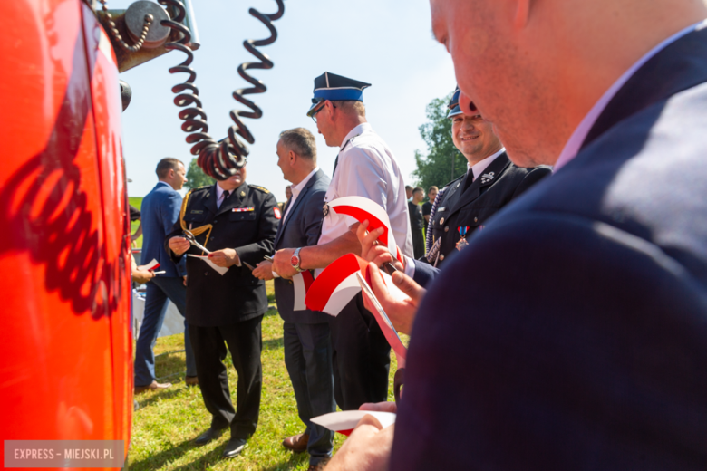 Oficjalne przekazanie pojazdu ratowniczo-gaśniczego dla OSP Lutomierz