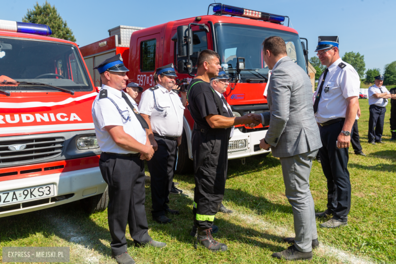 Oficjalne przekazanie pojazdu ratowniczo-gaśniczego dla OSP Lutomierz