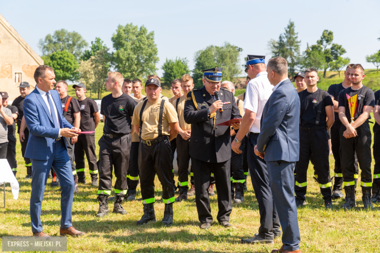 Oficjalne przekazanie pojazdu ratowniczo-gaśniczego dla OSP Lutomierz