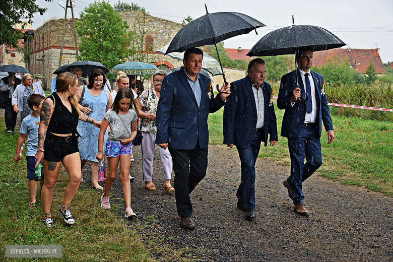 Uroczysty korowód podczas święta plonów w Ciepłowodach [foto]