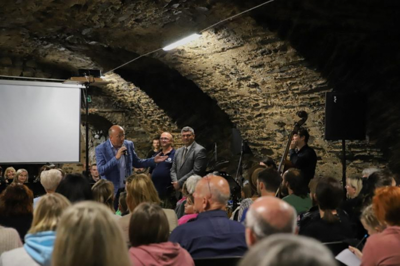 Ziębicka Orkiestra Mandolinistów i goście na ząbkowickim zamku w wyjątkowym koncercie