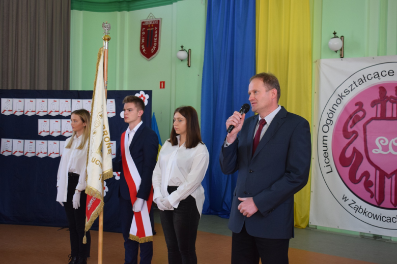 Ślubowanie uczniów klas pierwszych Liceum Ogólnokształcącego