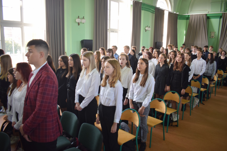 Ślubowanie uczniów klas pierwszych Liceum Ogólnokształcącego