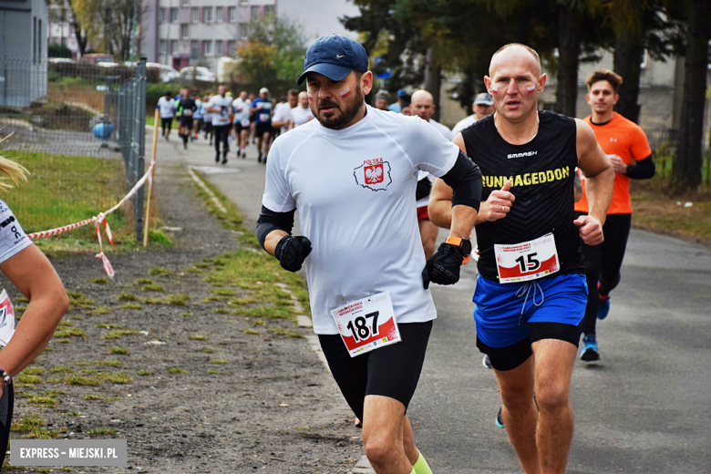 Na sportowo uczcili 104. rocznicę odzyskania niepodległości przez Polskę [foto]