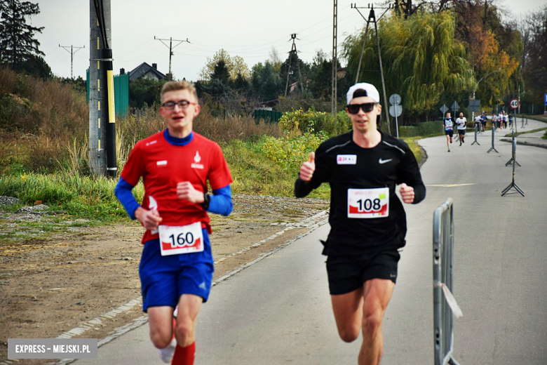 Na sportowo uczcili 104. rocznicę odzyskania niepodległości przez Polskę [foto]