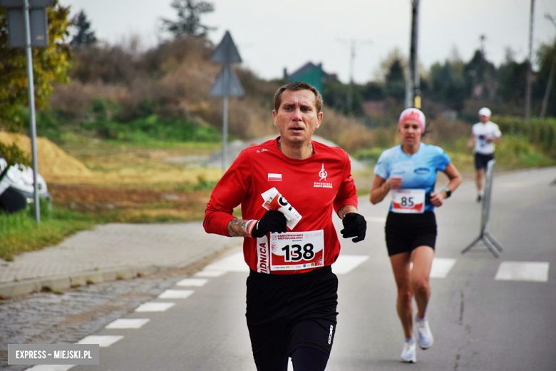 Na sportowo uczcili 104. rocznicę odzyskania niepodległości przez Polskę [foto]