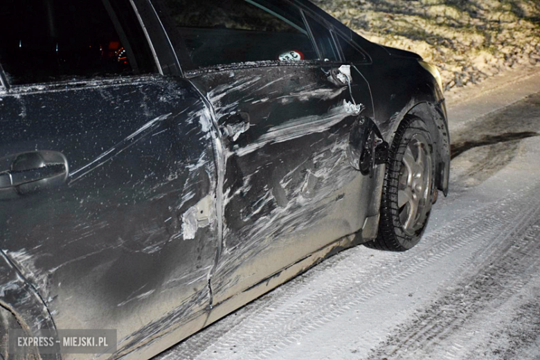 Zderzenie volkswagena i toyoty na wysokości Dębowiny