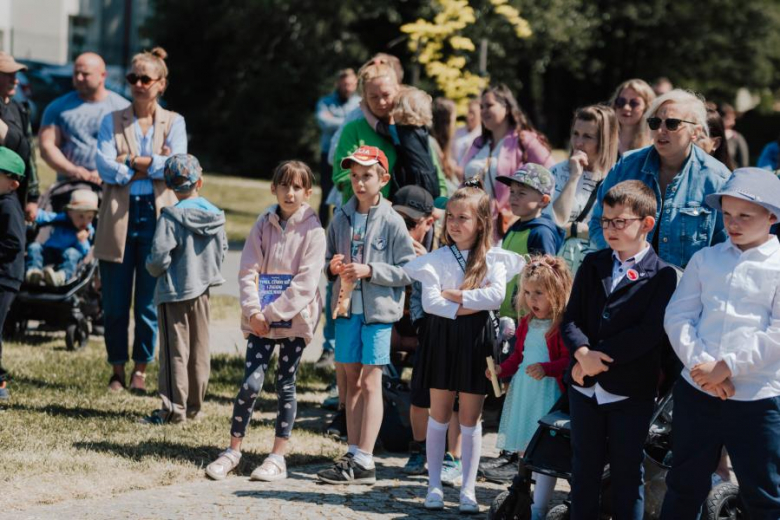 Spektakl w wykonaniu kamienieckich uczniów na podstawie książki pt. Tymek, Czarny Kot i Zagadki Pałacu Marianny Orańskiej