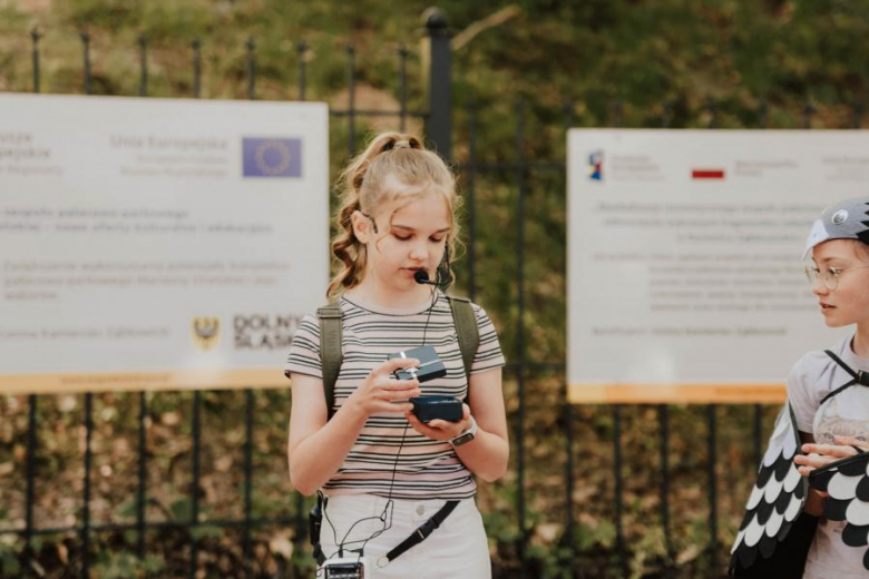 Spektakl w wykonaniu kamienieckich uczniów na podstawie książki pt. Tymek, Czarny Kot i Zagadki Pałacu Marianny Orańskiej