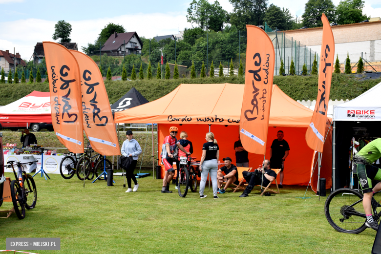 Rzesza kolarzy zalała Bardo. MTB Bike Maraton w Mieście Cudów