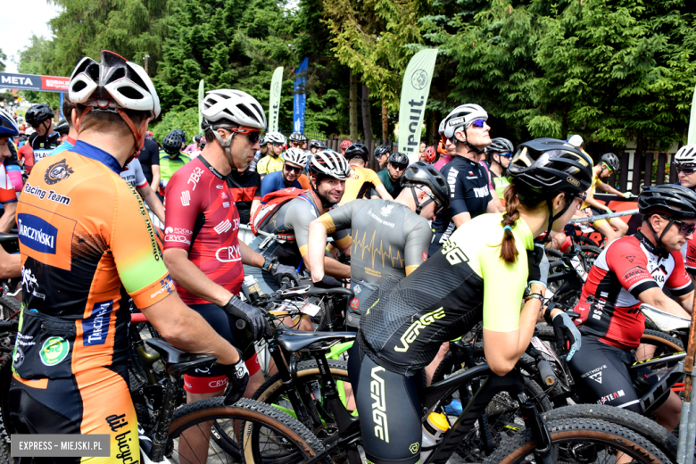 Rzesza kolarzy zalała Bardo. MTB Bike Maraton w Mieście Cudów