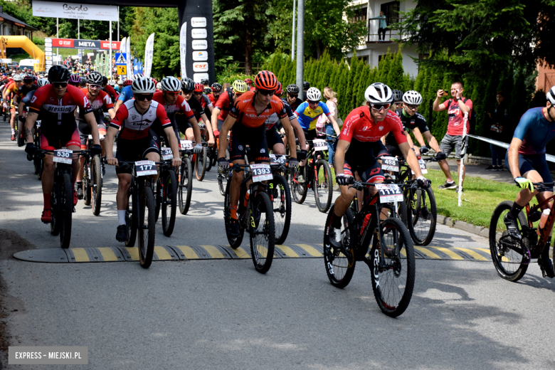 Rzesza kolarzy zalała Bardo. MTB Bike Maraton w Mieście Cudów