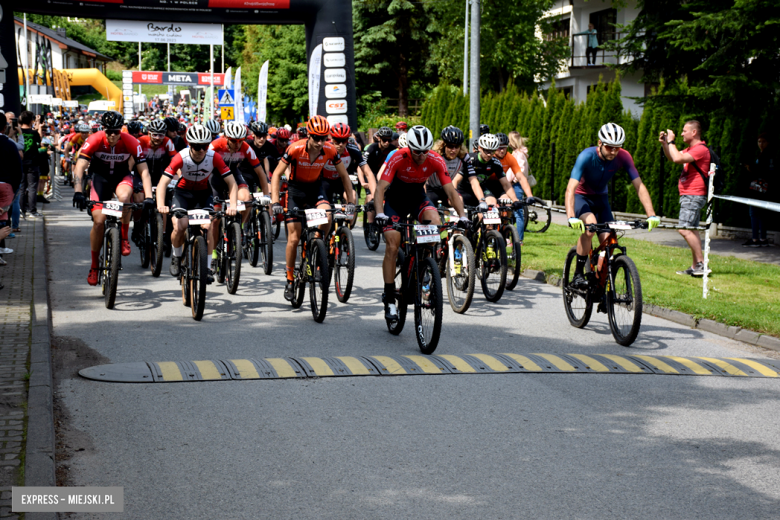 Rzesza kolarzy zalała Bardo. MTB Bike Maraton w Mieście Cudów