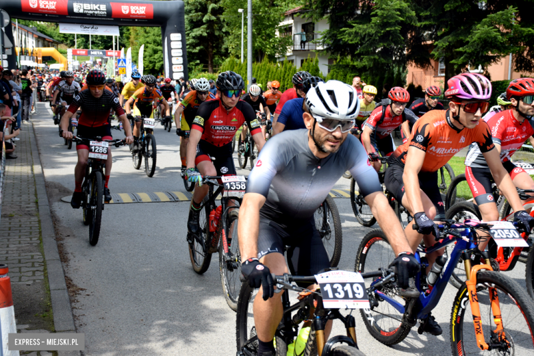 Rzesza kolarzy zalała Bardo. MTB Bike Maraton w Mieście Cudów