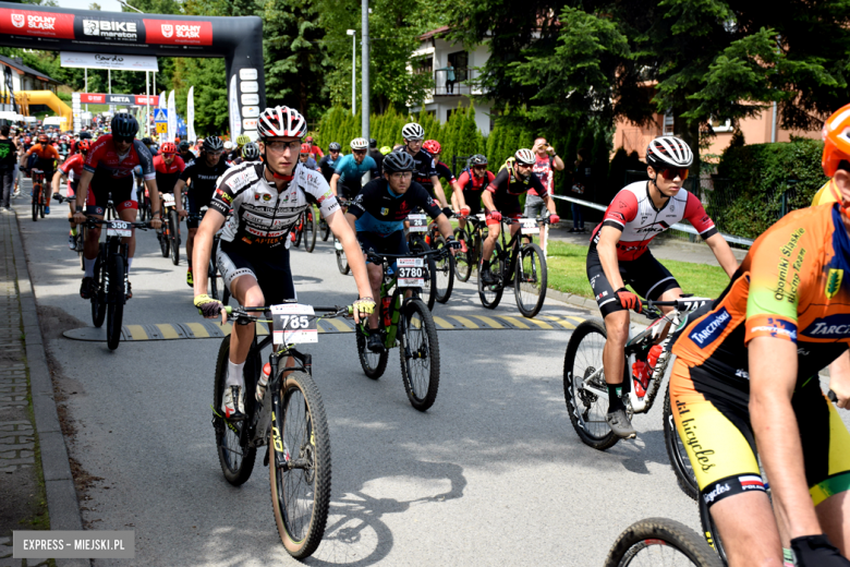 Rzesza kolarzy zalała Bardo. MTB Bike Maraton w Mieście Cudów