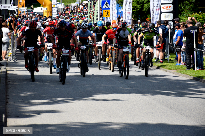 Rzesza kolarzy zalała Bardo. MTB Bike Maraton w Mieście Cudów