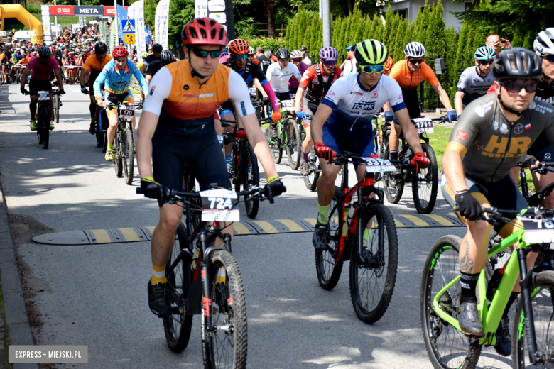 Rzesza kolarzy zalała Bardo. MTB Bike Maraton w Mieście Cudów