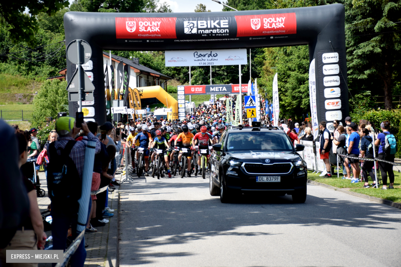 Rzesza kolarzy zalała Bardo. MTB Bike Maraton w Mieście Cudów