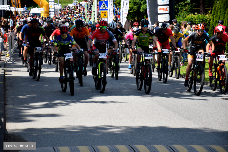 Rzesza kolarzy zalała Bardo. MTB Bike Maraton w Mieście Cudów