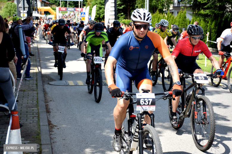 Rzesza kolarzy zalała Bardo. MTB Bike Maraton w Mieście Cudów