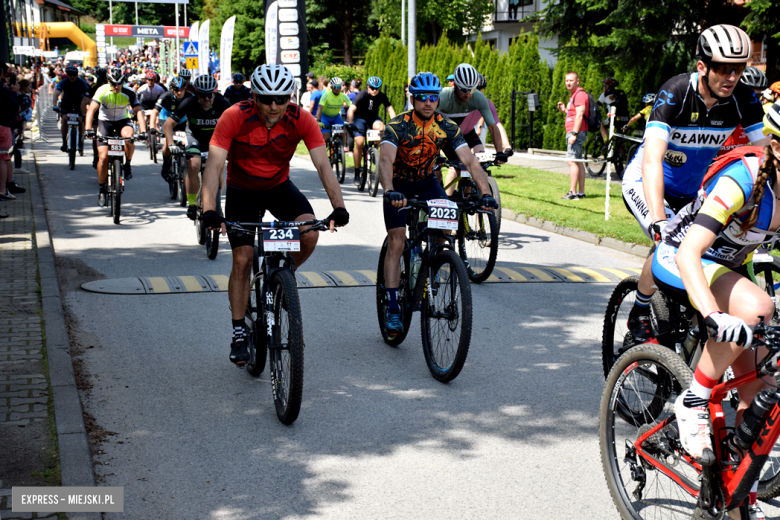 Rzesza kolarzy zalała Bardo. MTB Bike Maraton w Mieście Cudów