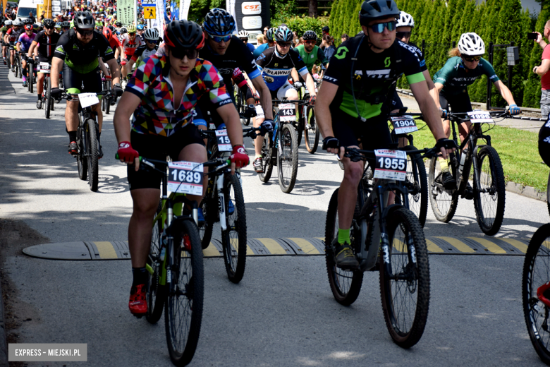 Rzesza kolarzy zalała Bardo. MTB Bike Maraton w Mieście Cudów