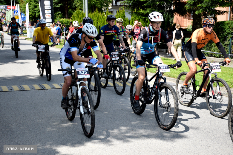 Rzesza kolarzy zalała Bardo. MTB Bike Maraton w Mieście Cudów