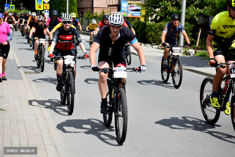 Rzesza kolarzy zalała Bardo. MTB Bike Maraton w Mieście Cudów