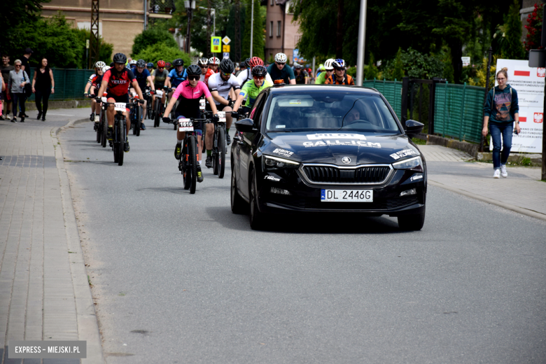 Rzesza kolarzy zalała Bardo. MTB Bike Maraton w Mieście Cudów