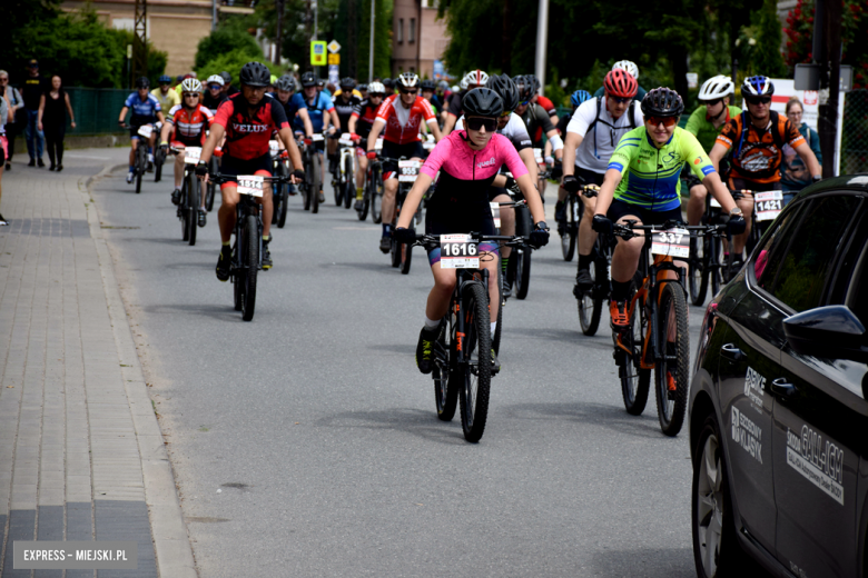 Rzesza kolarzy zalała Bardo. MTB Bike Maraton w Mieście Cudów