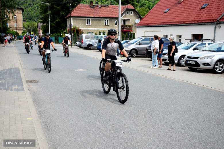 Rzesza kolarzy zalała Bardo. MTB Bike Maraton w Mieście Cudów