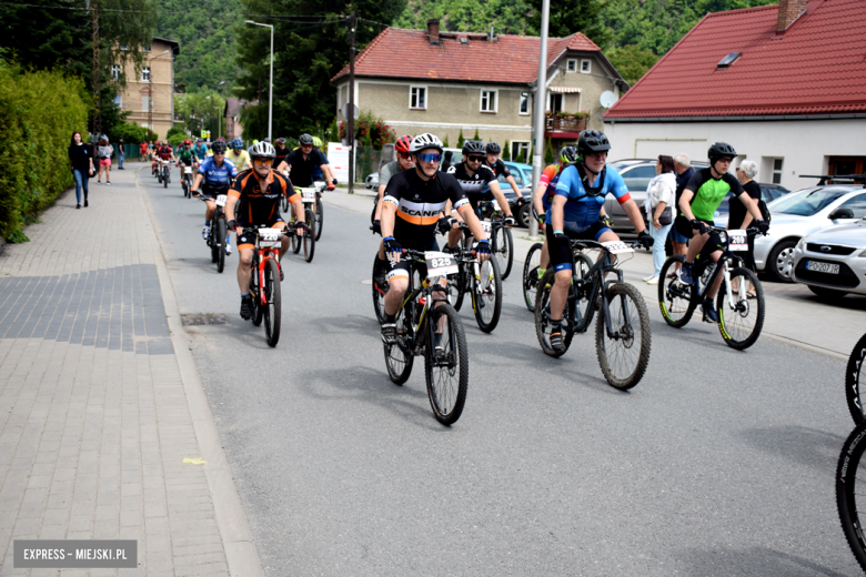 Rzesza kolarzy zalała Bardo. MTB Bike Maraton w Mieście Cudów