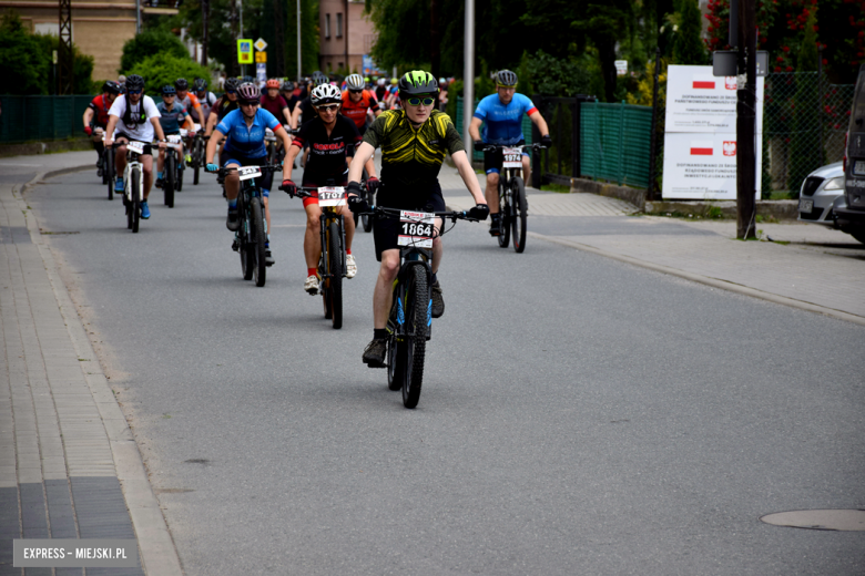 Rzesza kolarzy zalała Bardo. MTB Bike Maraton w Mieście Cudów