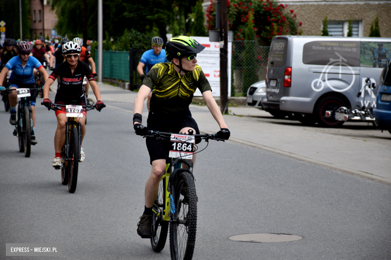 Rzesza kolarzy zalała Bardo. MTB Bike Maraton w Mieście Cudów