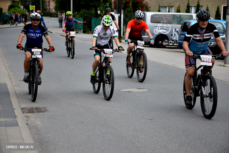 Rzesza kolarzy zalała Bardo. MTB Bike Maraton w Mieście Cudów