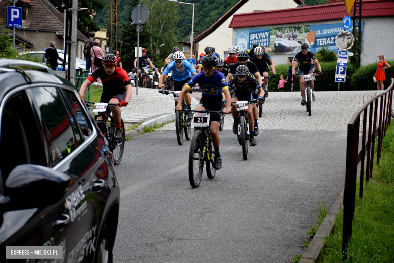 Rzesza kolarzy zalała Bardo. MTB Bike Maraton w Mieście Cudów