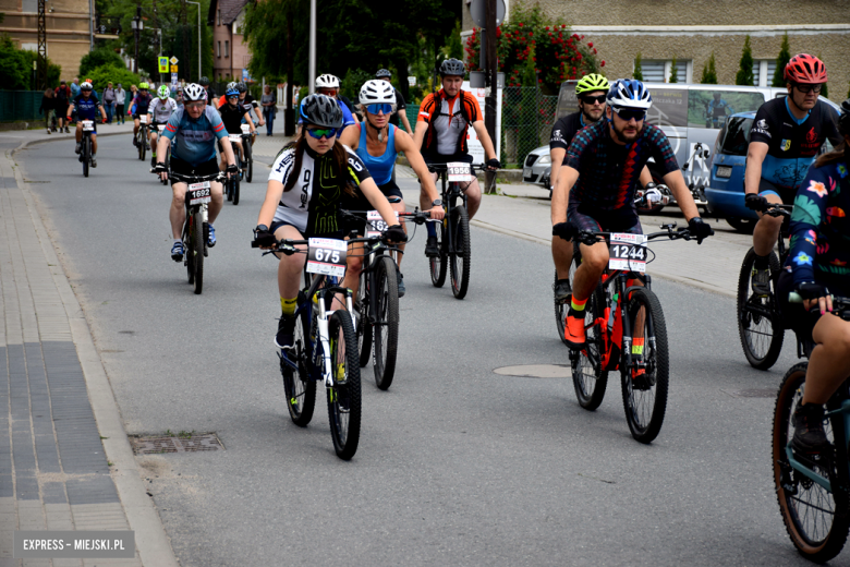 Rzesza kolarzy zalała Bardo. MTB Bike Maraton w Mieście Cudów