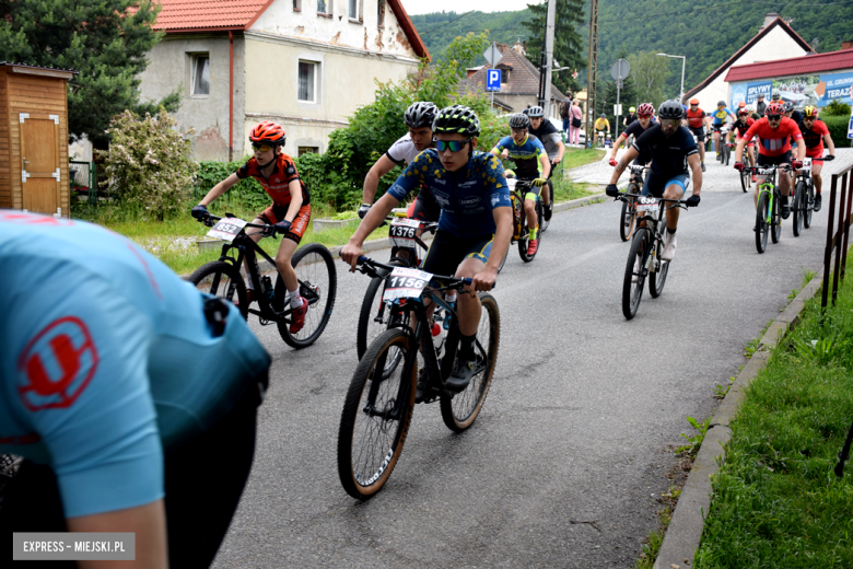 Rzesza kolarzy zalała Bardo. MTB Bike Maraton w Mieście Cudów