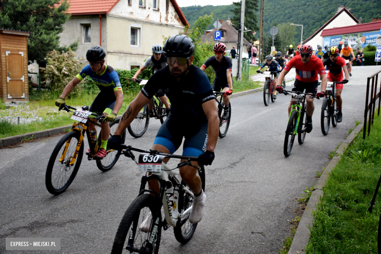 Rzesza kolarzy zalała Bardo. MTB Bike Maraton w Mieście Cudów