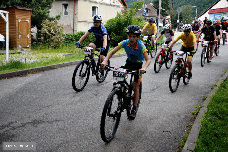 Rzesza kolarzy zalała Bardo. MTB Bike Maraton w Mieście Cudów