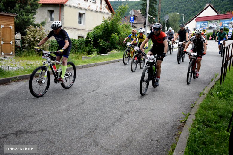 Rzesza kolarzy zalała Bardo. MTB Bike Maraton w Mieście Cudów