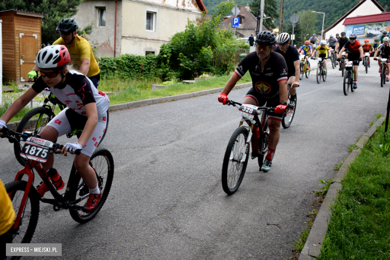 Rzesza kolarzy zalała Bardo. MTB Bike Maraton w Mieście Cudów