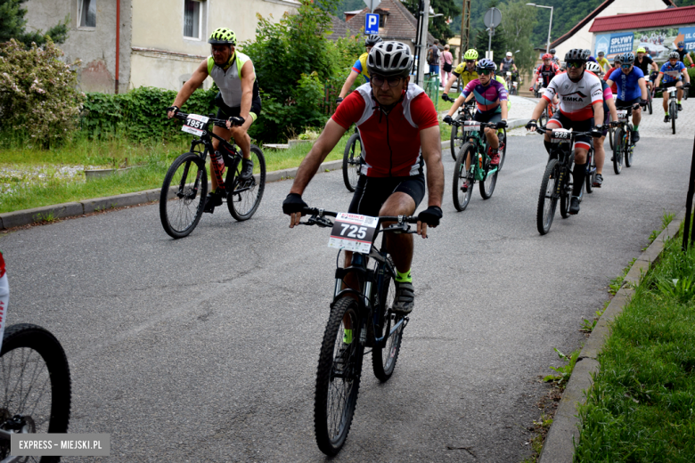 Rzesza kolarzy zalała Bardo. MTB Bike Maraton w Mieście Cudów